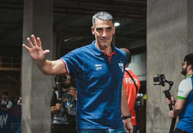 Fortaleza informa que Vojvoda seguirá como técnico da equipe