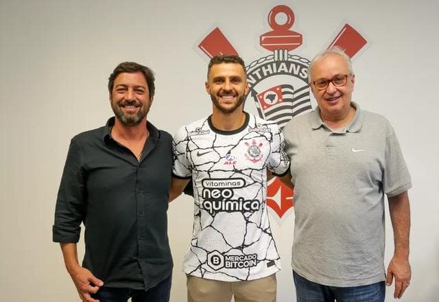 Com Júnior Moraes, Corinthians tem dez jogadores acima de 30 anos