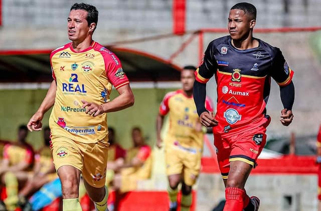 Leandro Damião estreia na várzea e participa de goleada 