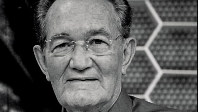 Morre o jornalista esportivo Léo Batista, aos 92 anos