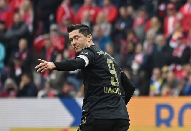 Barcelona confirma acerto para contratar o atacante Robert Lewandowski