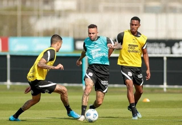 Pedido por torcida do Corinthians, Luan não entra em campo há dois meses