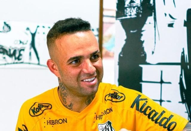 Sem atuar desde fevereiro, Luan busca recuperação no Santos: "Quero jogar"