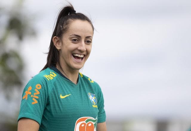 Recuperada de Covid-19, Luana comemora volta à seleção para a Copa América