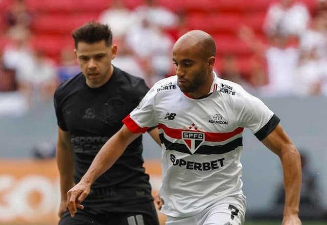 São Paulo vence Corinthians em clássico e mantém rival no Z-4