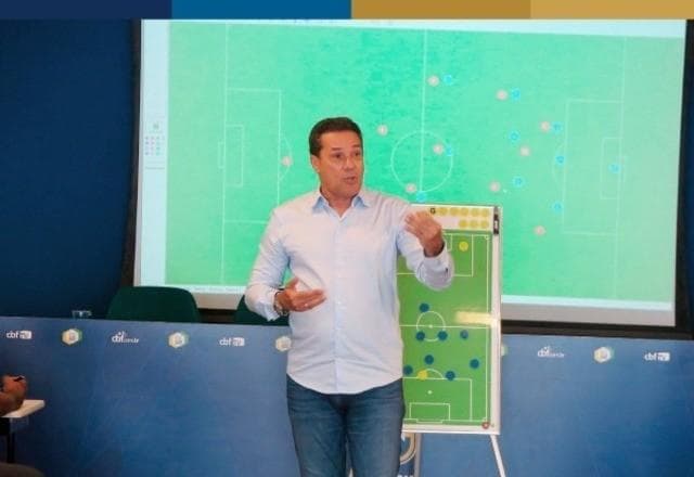 Séries A e B do Brasileirão estão entre as ligas que mais trocam técnicos