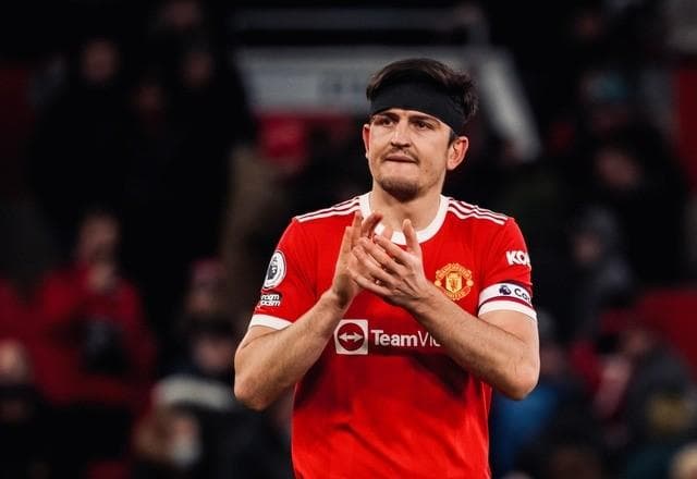 Zagueiro do Manchester United chama a polícia ao receber ameaça de bomba