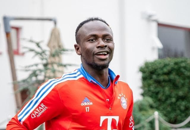 Bayern de Munique anuncia suspensão do atacante Mané