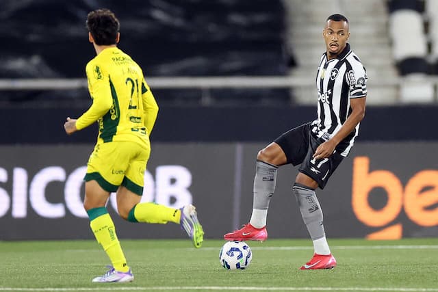 Marlon Freitas desabafa após empate do Botafogo: ‘Inadmissível’