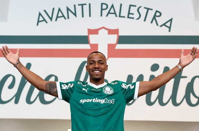 Marlon Freitas agradece confiança do Palmeiras e analisa briga por posição