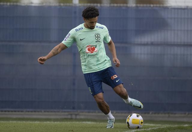 Com Marquinhos e TV em campo, Brasil realiza 3º treino para a Copa
