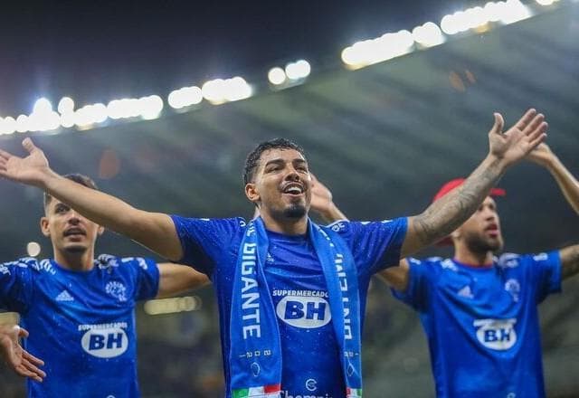 Corinthians anuncia contratação do lateral-esquerdo Matheus Bidu