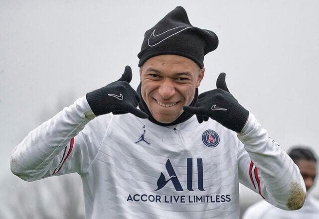 Mbappé se aproxima de transferência para o Real Madrid, informa jornal