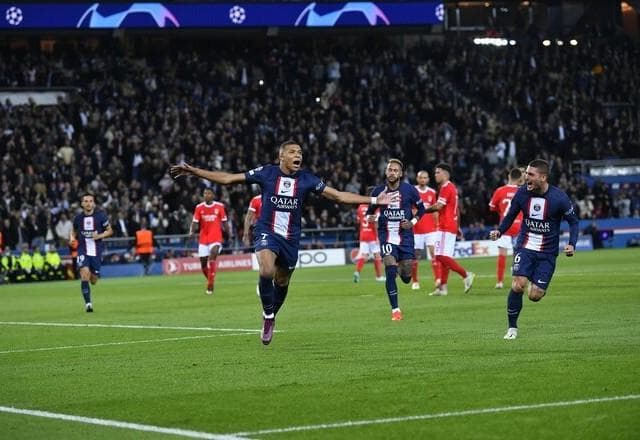Champions League: PSG e Benfica empatam em jogo com Neymar caçado em campo