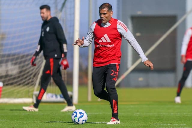Mercado deve ser o substituto de Vitão no Internacional em duelo contra o Vasco