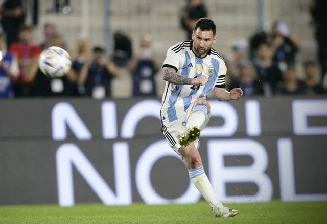 Melhor do mundo, Messi alcança marca de 800 gols na carreira