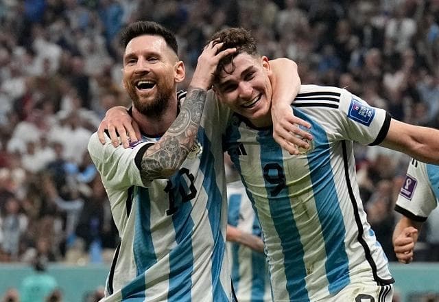 Pais batizam filho com nome de três jogadores da seleção argentina