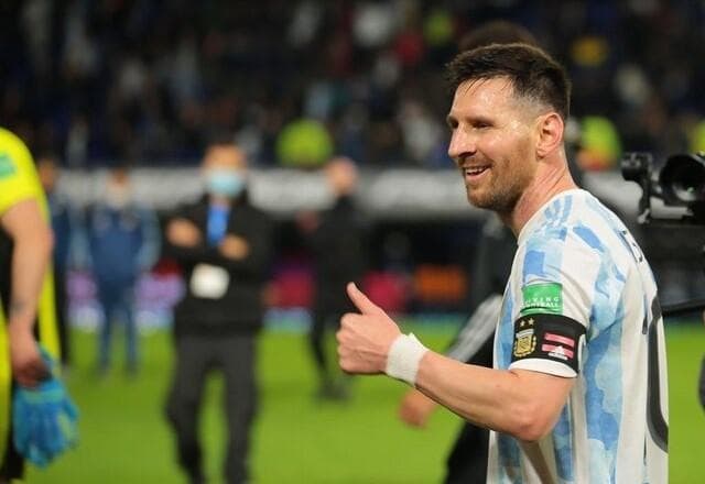 Messi completa 35 anos e é homenageado pelo mundo do futebol