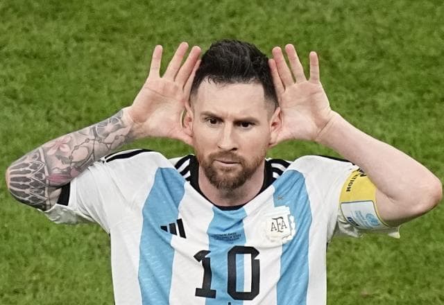 Lateral da Argentina exalta Messi: "É o nosso líder, quem nos impulsiona"