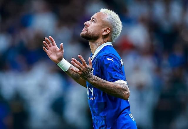 Neymar afirma que teria vencido a Bola de Ouro "se não fossem as lesões"