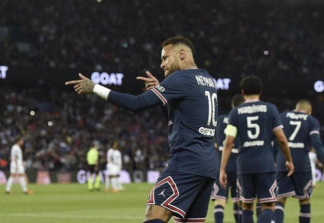 Neymar reage à crítica de ex-jogador: "Falar m... assim não dá"