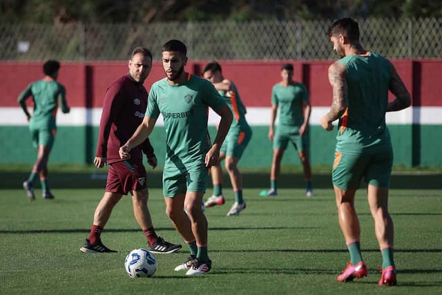 Nonato participa de treino do Fluminense e pode ficar à disposição contra o Inter