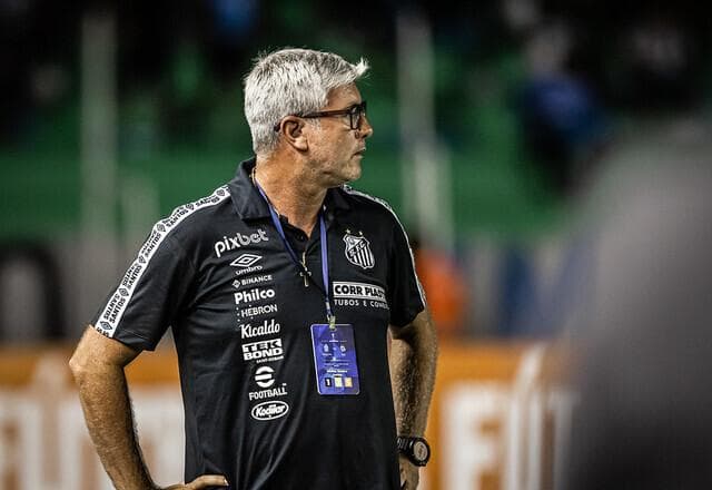 Odair Hellmann celebra vitória do Santos e aponta futuro: "Vamos buscar evolução"