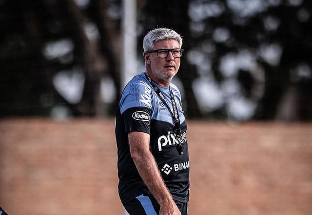 Invicto fora do Brasil, Odair Hellmann inicia mais uma disputa continental