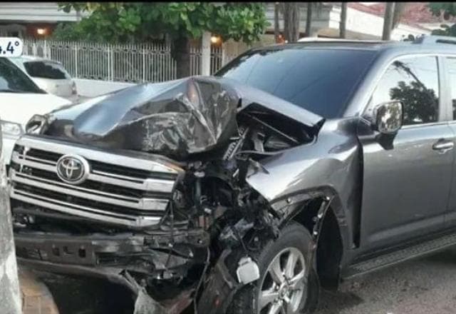 Adversário de Galo e Furacão, artilheiro paraguaio sofre acidente de carro
