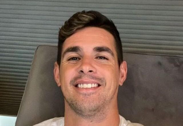 Oscar se despede do Shanghai Port e faz mistério sobre permanência no Brasil