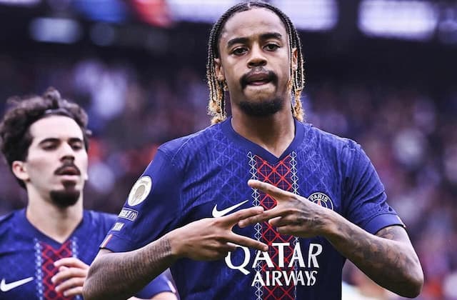 Barcola faz golaços na vitória do PSG sobre o Lens
