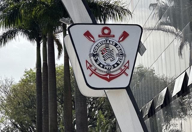 Sede do Corinthians é atacada com tiros na véspera da eleição do clube