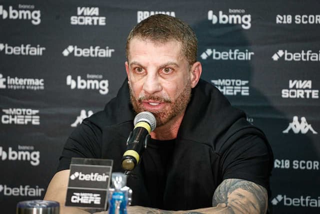 Pedrinho prega gratidão aos trabalhos de Diniz e Coutinho no Vasco