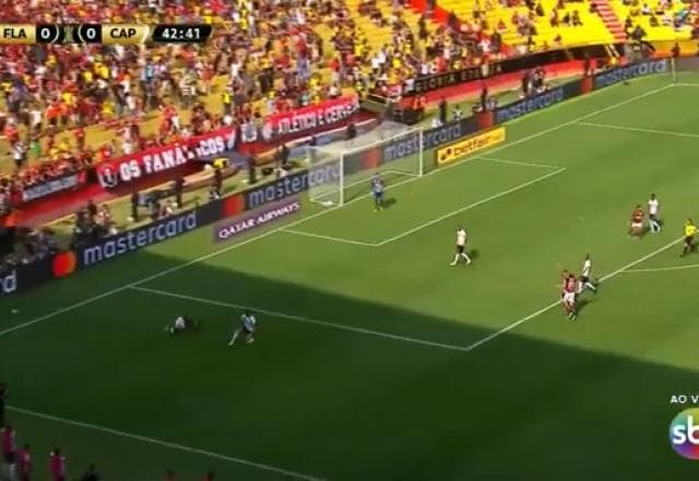 Pedro Henrique faz falta dura e é expulso no Athletico-PR contra Flamengo