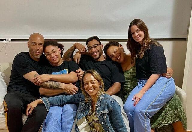Filha de Pelé agradece por passar Natal com o pai: "Mais uma noite juntinhos"