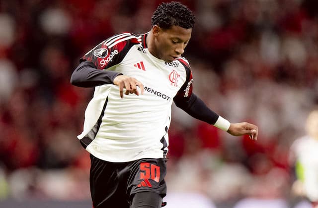 Plata se consolida no ataque e vira peça-chave no Flamengo