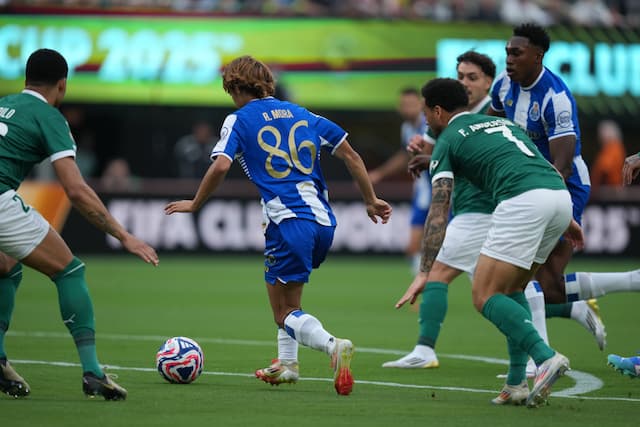 Palmeiras tem boa atuação, mas estreia no Mundial com empate sem gols diante do Porto