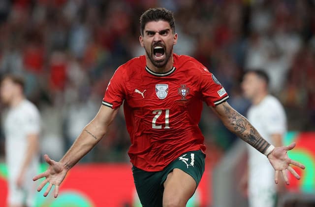 Cristiano Ronaldo desperdiça pênalti, mas Portugal vence Irlanda com gol nos acréscimos