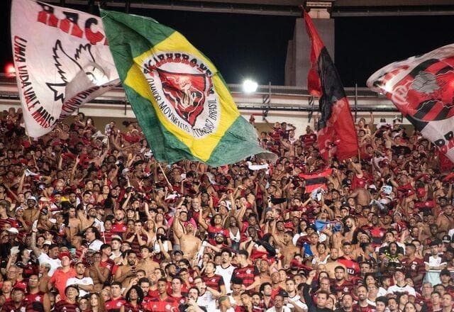 Organizadas de Flamengo e Vasco são suspensas por brigas antes de clássico