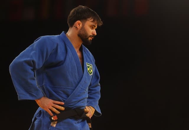 Rafael Macedo sofre punição polêmica e perde disputa pelo bronze no judô