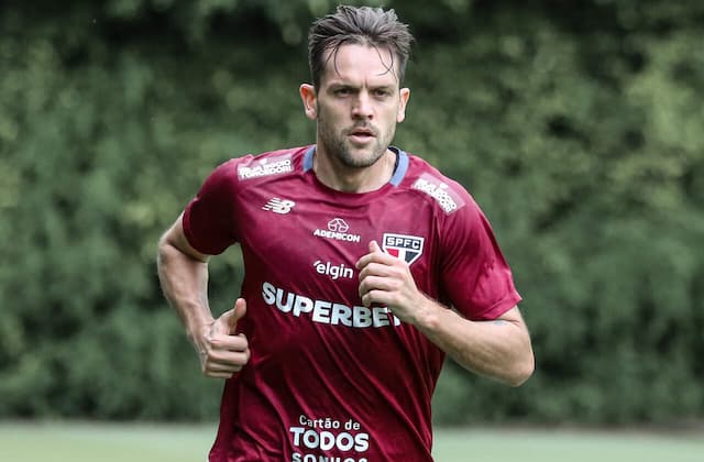 São Paulo deve ter o retorno de Rafael Toloi contra o Fluminense