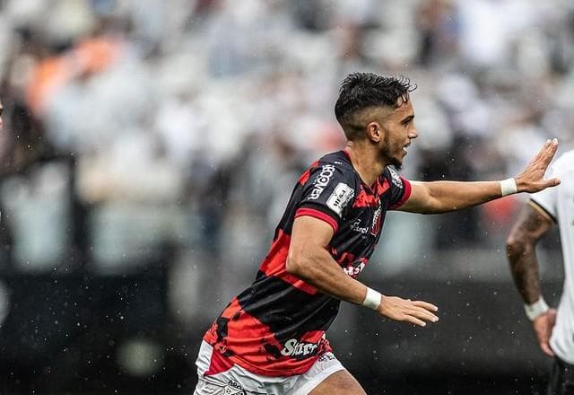 Com problemas no setor, São Paulo anuncia lateral-direito Raí Ramos