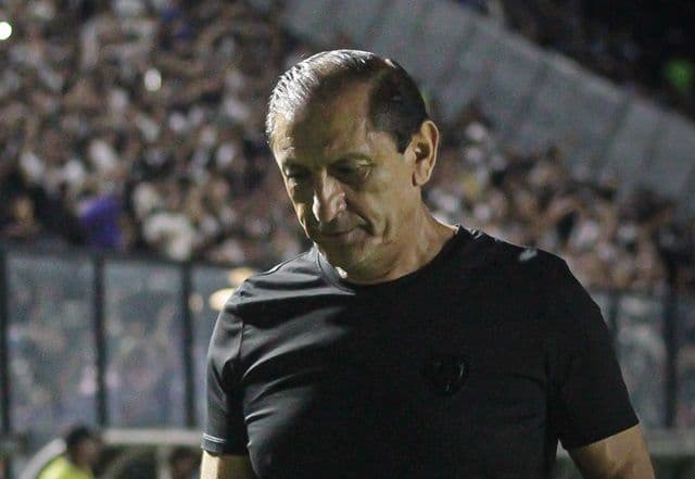Ramón Díaz, do Vasco: "Complicado que no VAR tenha que decidir uma mulher"