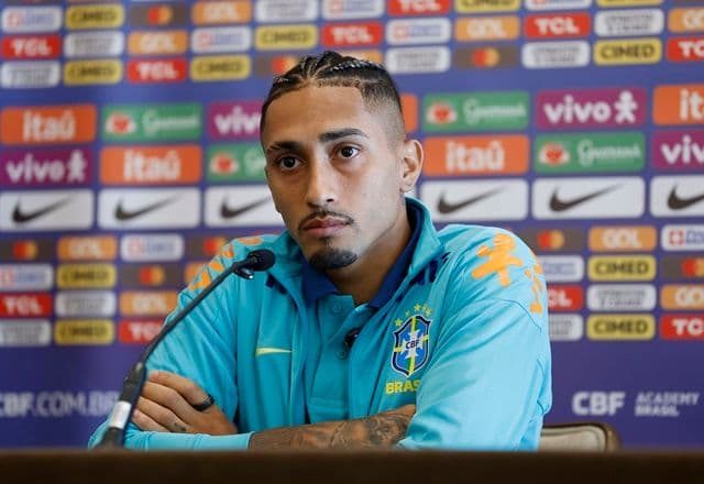 Raphinha rebate críticas de Ronaldinho Gaúcho: "Todo mundo aqui tem qualidade"