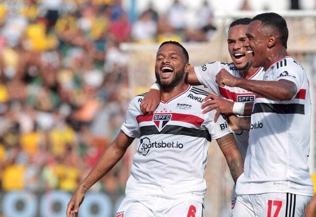 São Paulo vence Mirassol com gols de Reinaldo, Rigoni e Toró