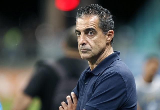 Renato Paiva admite mágoa após saída do Bahia: "Não admito faltar com respeito"