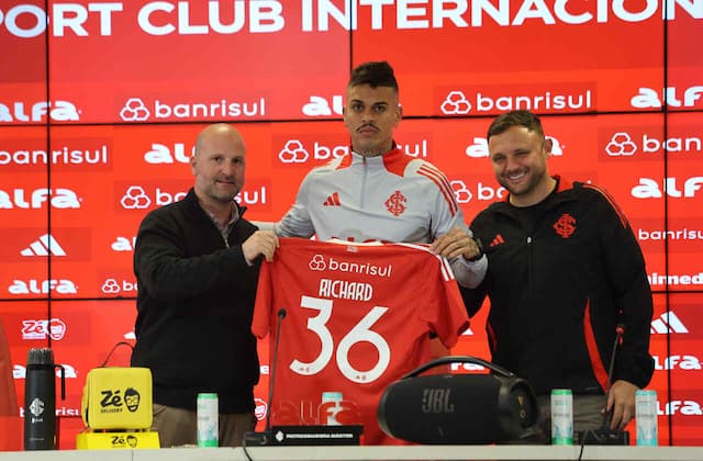 Richard cita preferência em atuar como primeiro volante no Internacional