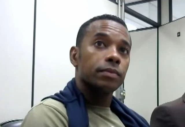 Caso Robinho: STF decide manter prisão do ex-jogador