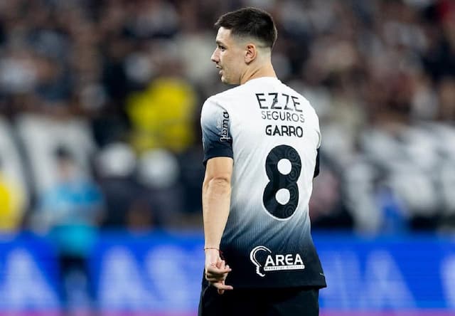 Garro revela incômodo com a troca de numeração da camisa no Corinthians