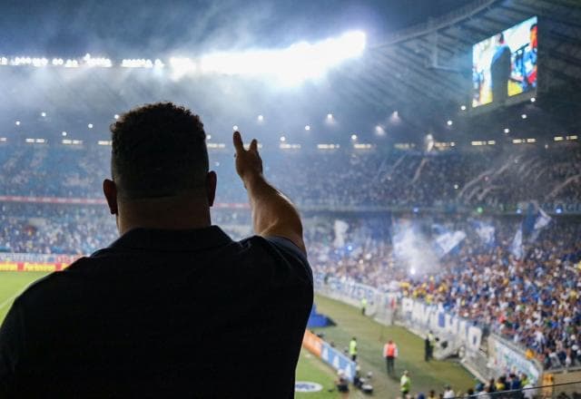 Ronaldo Fenômeno vibra com acesso do Cruzeiro: "É o dia da glória"
